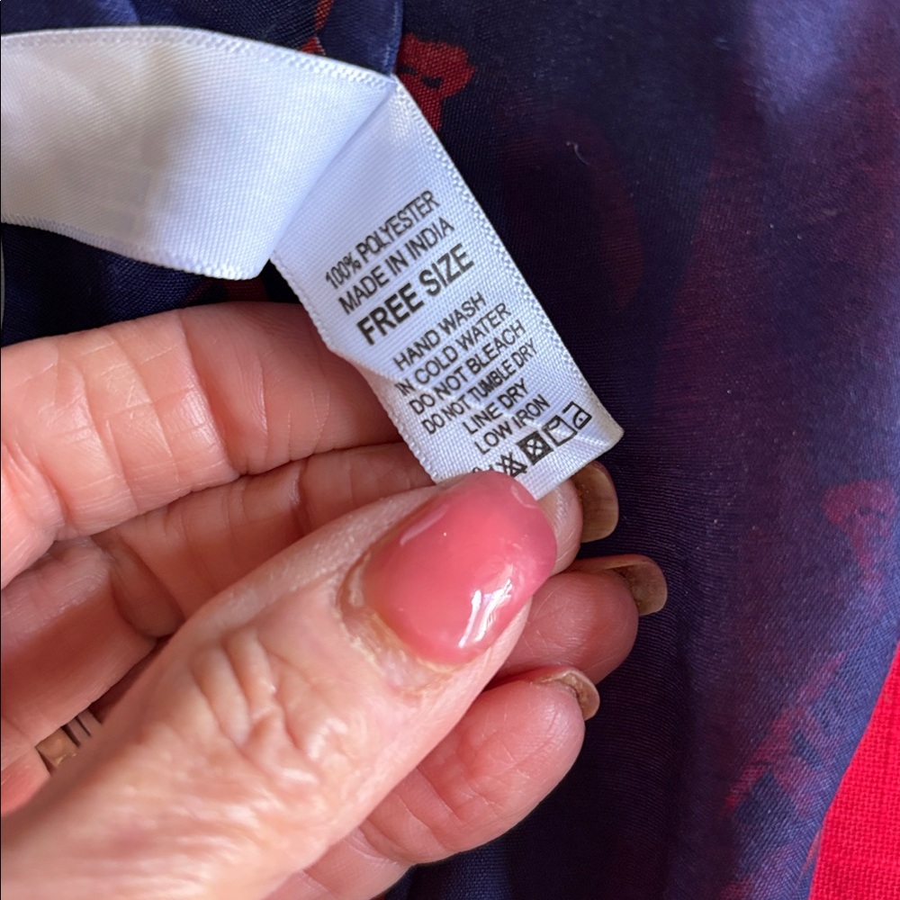 NWT NAVY AND RED LOBSTER PRINT INFINITY SCARF - Picture 3 of 3